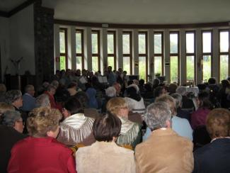 La sala gremita